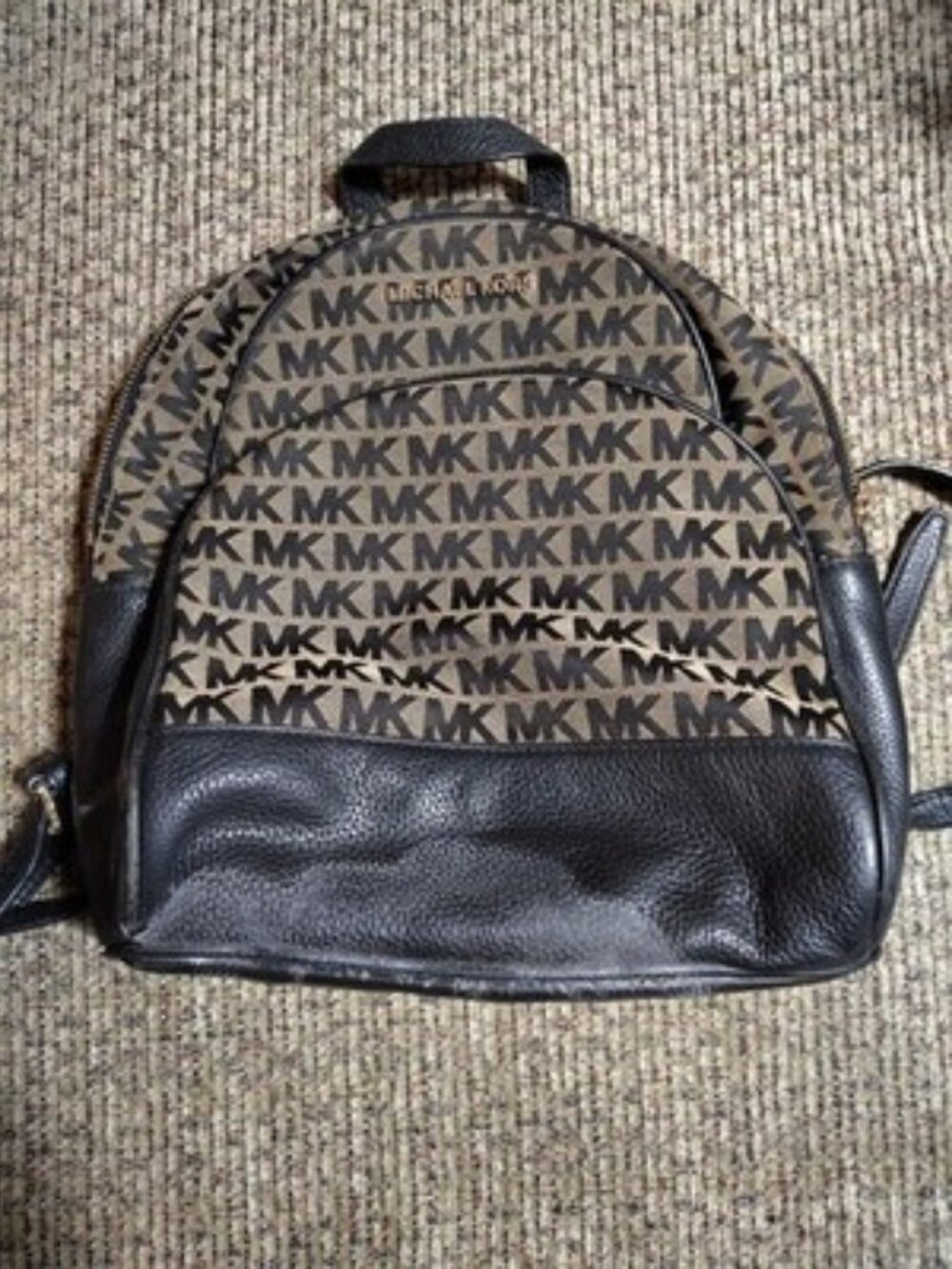 MICHAEL KORS Women's Abbey MK Signature MEDIUM Backpack Beige Black Gold